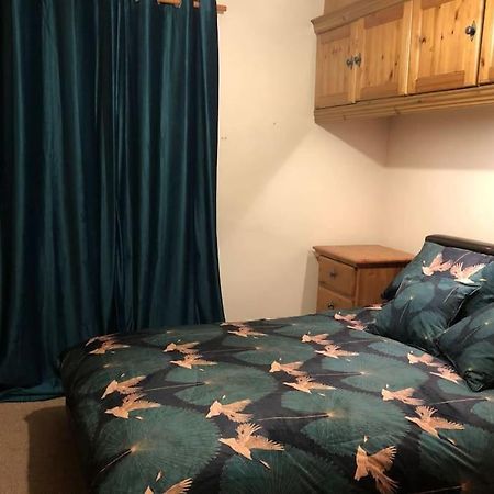 Lovely One-Bed Condo With Free Parking On Premises Sunderland  Exterior foto